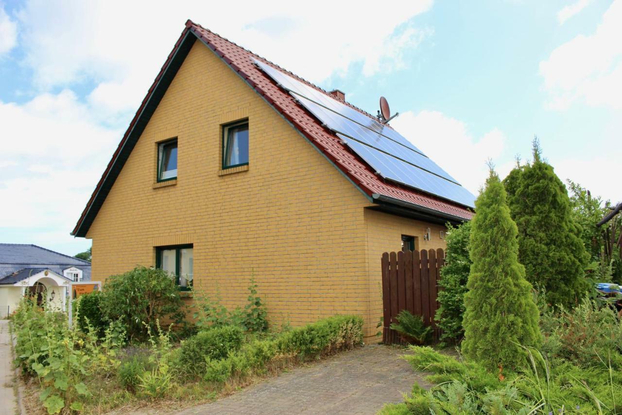 Ferienhaus Zum Findling غورين المظهر الخارجي الصورة